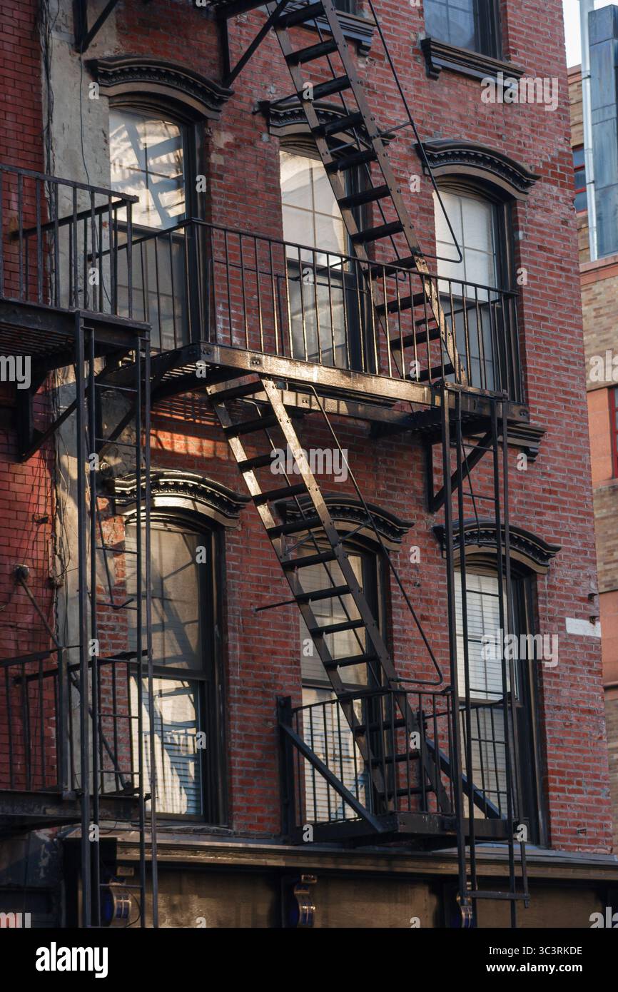 Feuertreppe in einem Gebäude an der Greenwich Street. Stockfoto