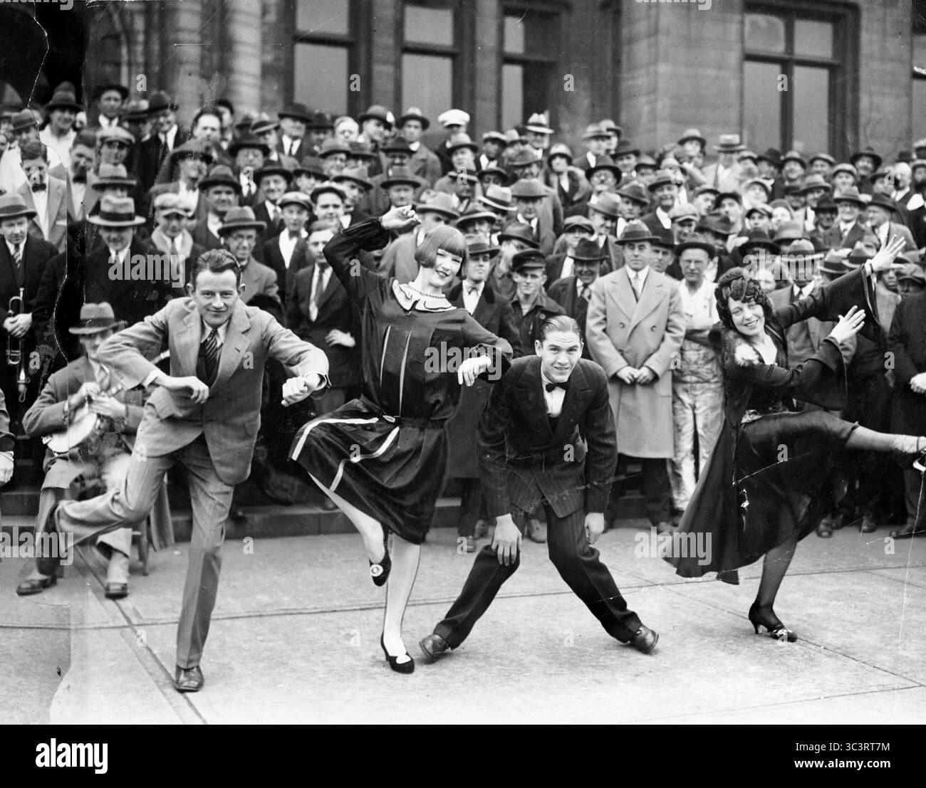 Charleston Tanzwettbewerb vor dem St. Louis Rathaus - 1925 Stockfoto