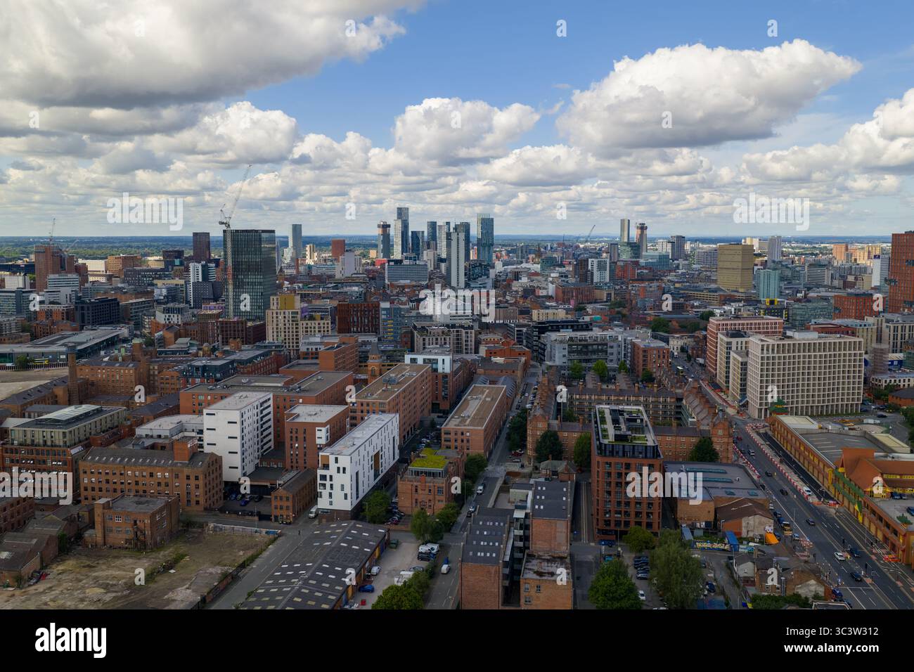 Panoramaaufnahme der Skyline von Manchester vom Vantage Point of Ancoats. Stockfoto