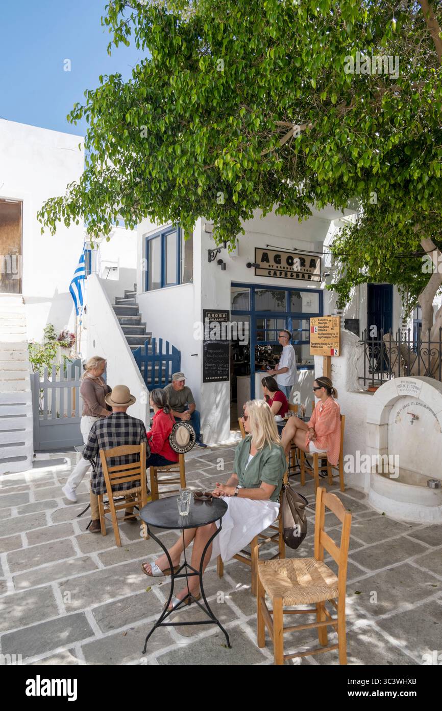 Griechenland, Kykladen, Ios, Inselhauptstadt Chora, Cafe Agora Stockfoto