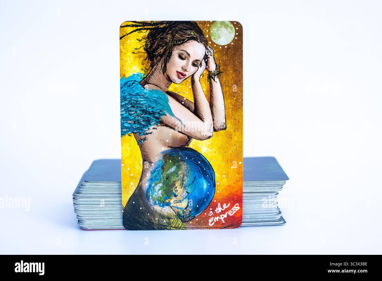 Tarotkarte „die Kaiserin“ symbolisiert Fruchtbarkeit, Schöpfung und Nährstoffreichtum. Stockfoto