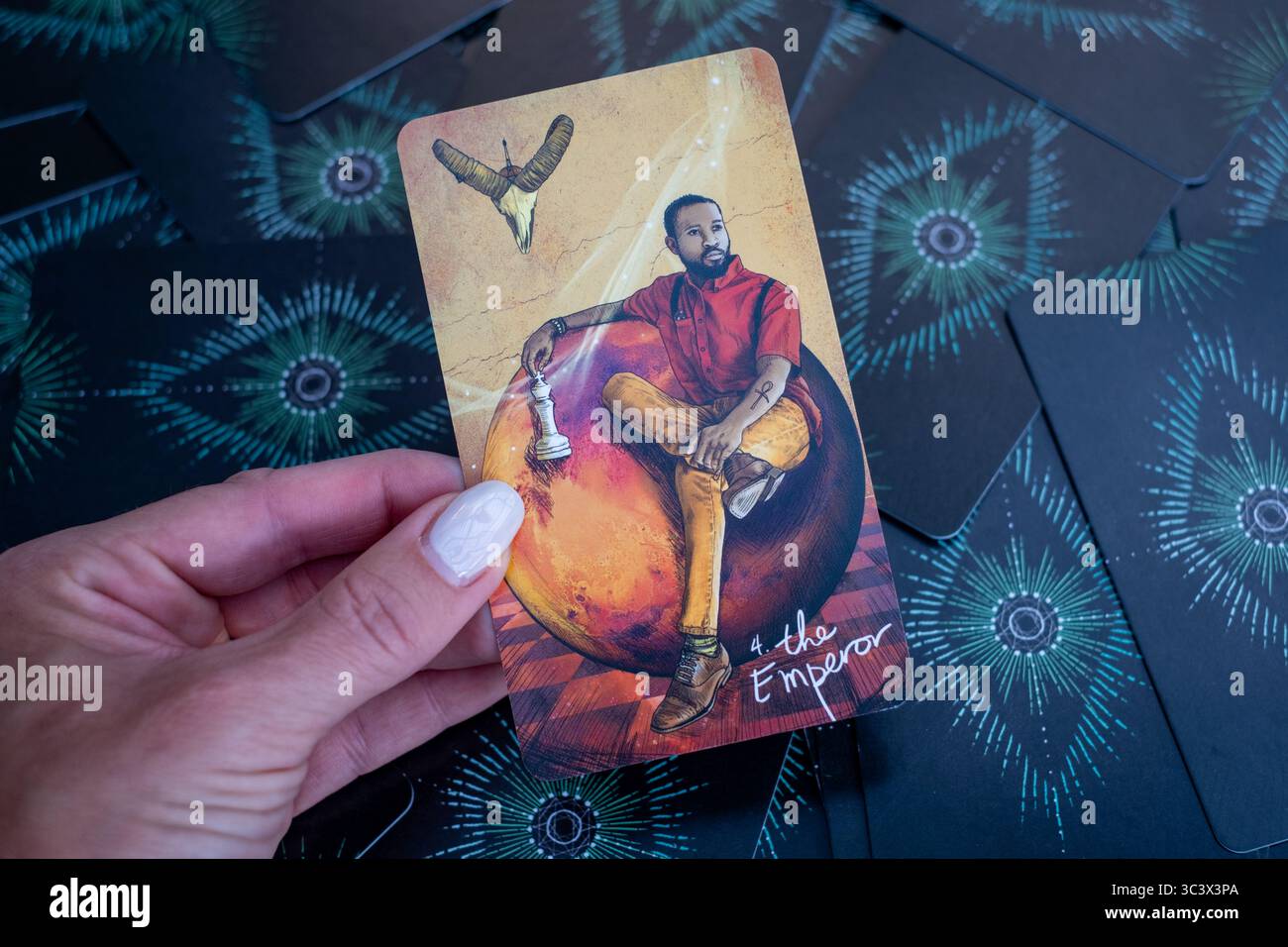 Tarotkarte „der Kaiser“, symbolisiert Struktur, Führung und souveräne Autorität. Stockfoto