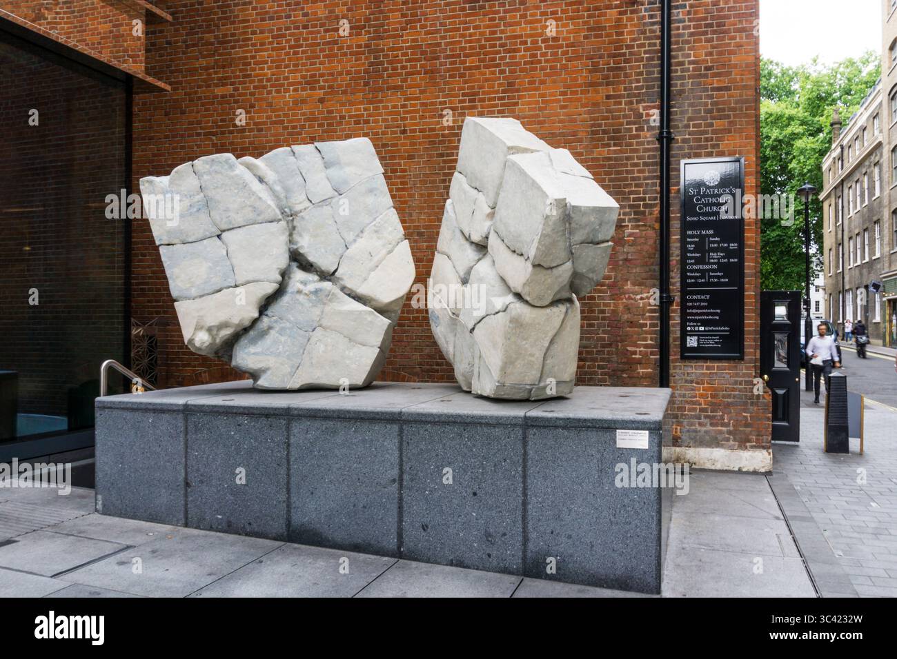 Geologie von Fernando Casasempere, 2022. In Soho Place vor dem @sohoplace Theater. Stockfoto