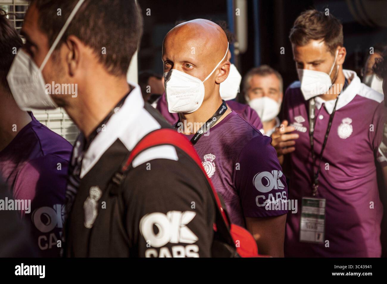 19. Mai 2021, Santa Cruz de Teneriffa, Spanien: Spieler der RCD Mallorca kommen vor dem Liga SmartBank Spiel zwischen CD Teneriffa und RCD Mallorca im Heliodoro Stadion in Teneriffa, Spanien, ins Stadiuem. (Kreditbild: © San Acosta/DAX via ZUMA Wire) Stockfoto