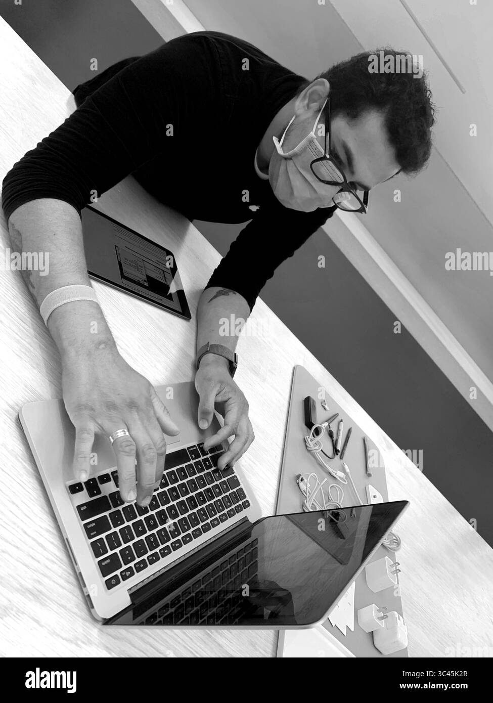 Juni 2021, New York, New York, USA: Sarasota, FL. Apple Store Genius Bar. YouTube-Betrüger nutzten Bilder und ein Video von Steve Wozniak, um die Zuschauer davon zu überzeugen, dass der Apple-Gründer ein Live-Bitcoin-Giveaway veranstaltet. (Bild: © John Marshall Mantel/ZUMA Wire) Stockfoto