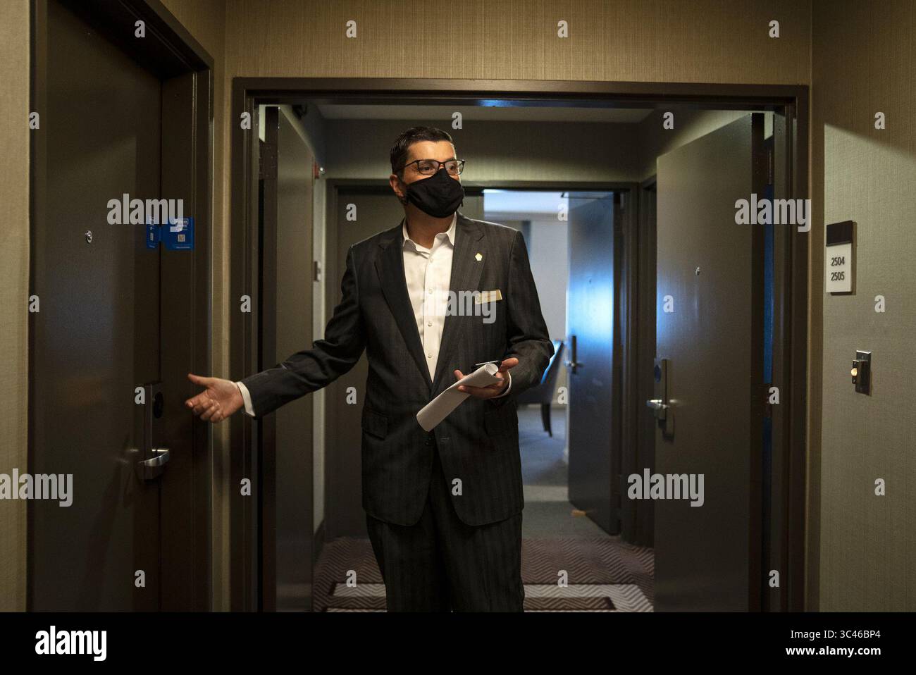 7. Juni 2021: General Manager John Wells beschreibt die Reinigungsprotokolle im Hilton Chicago Hotel am 3. Juni 2021. (Kreditbild: © TNS via ZUMA Wire) Stockfoto