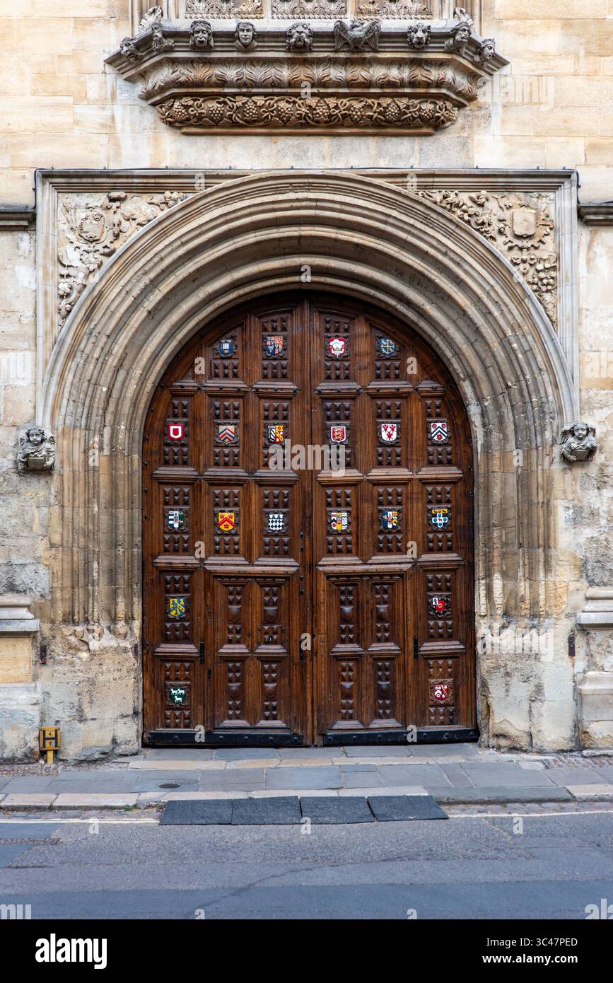 The Great Gate of the Old Bodleian Library, Catte Street, Oxford, Großbritannien Stockfoto