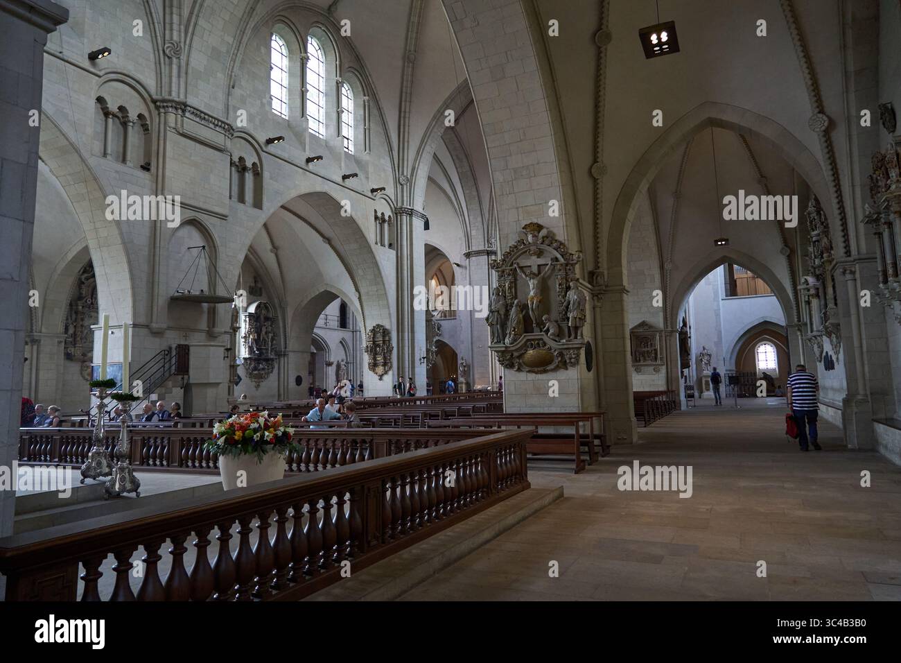 Münster, Deutschland - 2. Mai 2025 - Innere des Münsterer Doms oder St.-Paulus-Doms - die Domkirche des katholischen Bistums Münster in Deutschland Stockfoto
