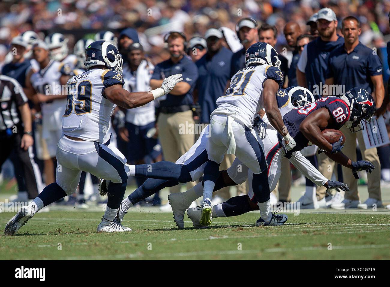 25. August 2018 – Los Angeles, Kalifornien, USA – 86 Jester Weah, QB von den Houston Texans wird am Samstag, den 25. August 2018, im Los Angeles Coliseum in Los Angeles, Kalifornien, während ihres Vorsaisonspiels mit den Los Angeles Rams bekämpft. Widder besiegen Texaner, 21:20. (Bild: © Prensa Internacional Via ZUMA Wire) Stockfoto