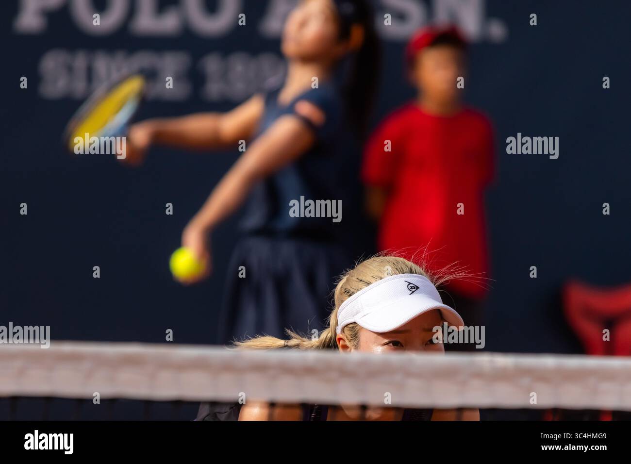 Palermo, Italien. Juli 2025. Palermo Ladies Open 2025: Estelle Cascino und Shuo Feng gegen Momoko Kobori und Ayano Shimizu. Momoko Kobori im Endspiel in Palermo. (Foto: Antonio Melita/Pacific Press) Credit: Pacific Press Media Production Corp./Alamy Live News Stockfoto