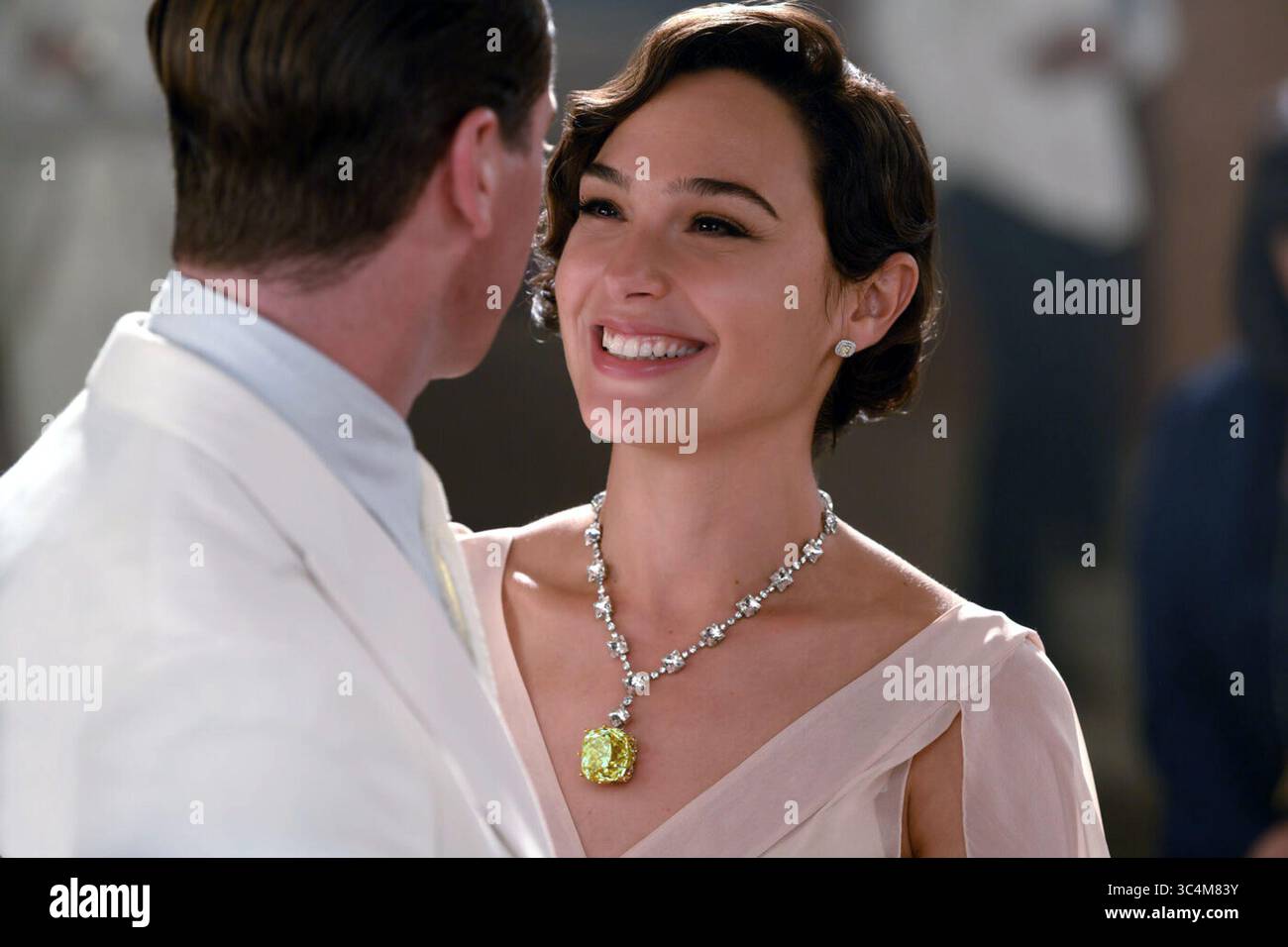 Death on the Nil ist ein Mystery-Film von Kenneth Branagh aus dem Jahr 2022 aus einem Drehbuch von Michael Green, das auf dem gleichnamigen Roman von Agatha Christie aus dem Jahr 1937 basiert, und die zweite Großbildverfilmung von Christies Roman nach dem Film von 1978. Als Fortsetzung von Murder on the Orient Express (2017) und der zweiten Folge der Hercule Poirot-Filmserie wurde es von Branagh, Ridley Scott, Judy Hofflund und Kevin J. Walsh produziert. Es spielt ein Ensemble, in dem Branagh und Tom Bateman ihre Rollen als Hercule Poirot und Bouc wiederaufstehen. Stockfoto