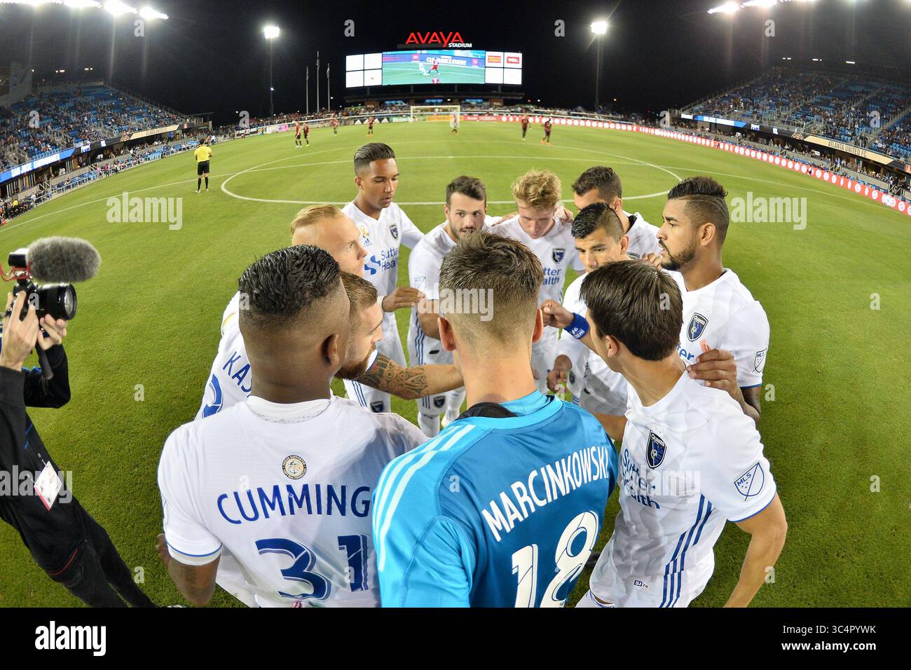 19. September 2018 - San Jose, Kalifornien, Vereinigte Staaten - San Jose, CA - Mittwoch, 19. September 2018: San Jose Earthquakes drängen sich vor einem Spiel der Major League Soccer (MLS) zwischen den San Jose Earthquakes und Atlanta United FC im Avaya Stadium. (Kreditbild: © John Todd/ISIPhotos via ZUMA Wire) Stockfoto