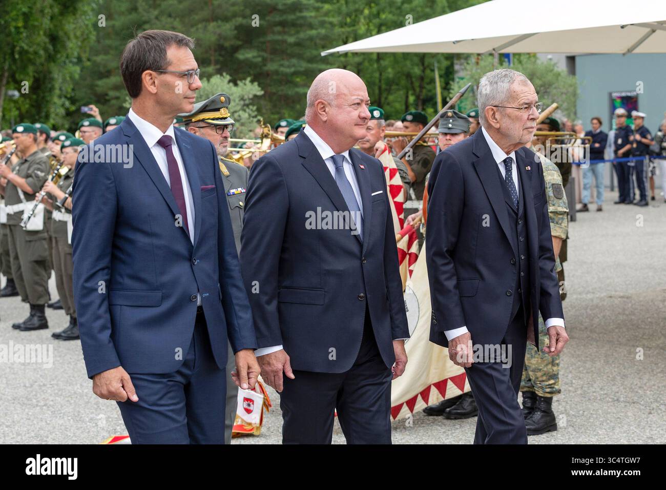Landeshauptmann Markus Wallner, Bundeskanzler Christian Stocker und Bundespräsident Alexander van der Bellen bei der Eröffnung der 79. Bregenzer Festspiele am 16. Juli 1925 in Bregenz, Vorarlberg, Österreich // Landeshauptmann Markus Wallner, Bundeskanzler Christian Stocker und Bundespräsident Alexander van der Bellen bei der Eröffnung des 79. Bregenzer Festivals am 16. Juli 1925 in Bregenz, Vorarlberg, Österreich - 20250716 PD17347 Credit: APA-PictureDesk/Alamy Live News Stockfoto