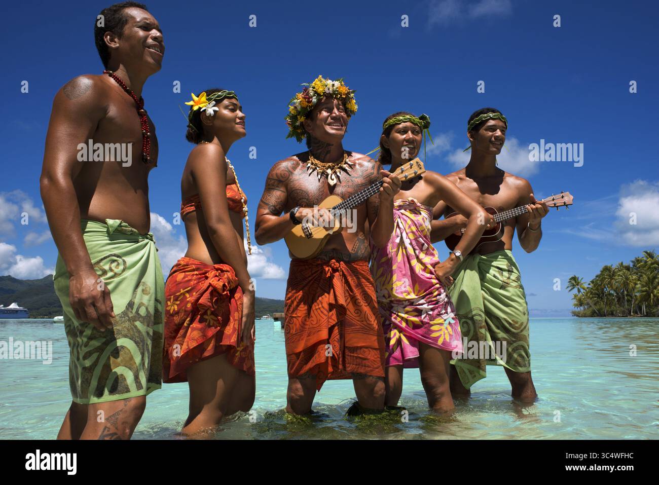 25. März 2015 - Französisch-Polynesien, Frankreich - Insel Taha'a, Französisch-Polynesien. Polynesische Lieder und Tänze im Motu Mahana, Taha'a, Society Islands, Französisch-Polynesien, Südpazifik. (Kreditbild: © Sergi Reboredo/ZUMA Wire) Stockfoto
