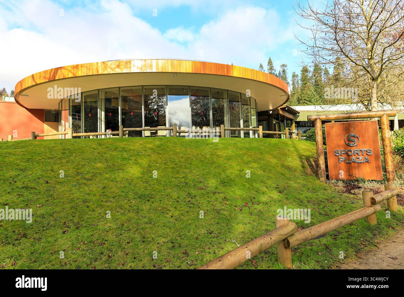 The Sports plaza at Center Parcs, Longleat Forest Holiday Village, Warminster, Wiltshire, England, Großbritannien, Stockfoto