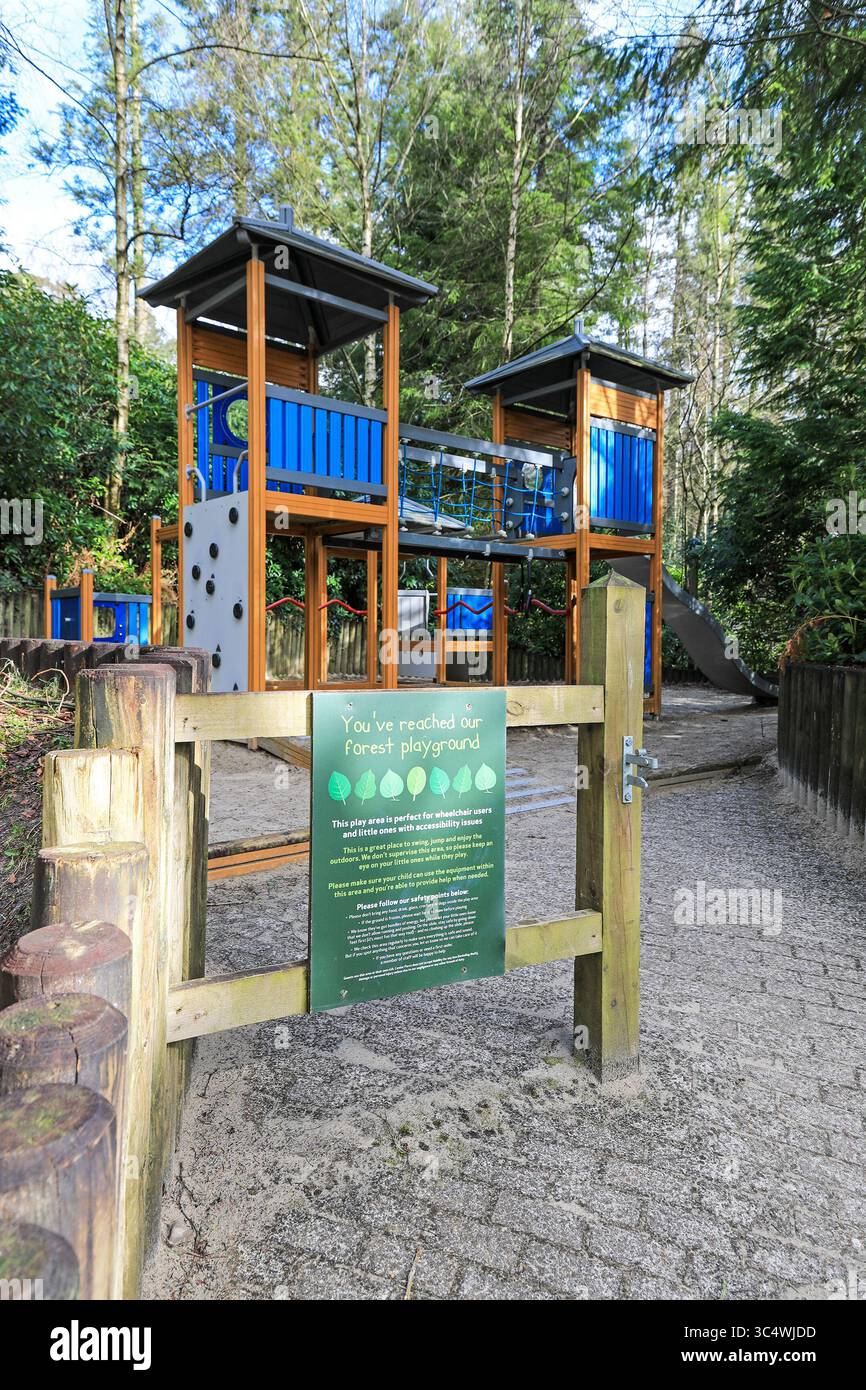 The Forest Playground at Center Parcs, Longleat Forest Holiday Village, Warminster, Wiltshire, England, Großbritannien, Stockfoto