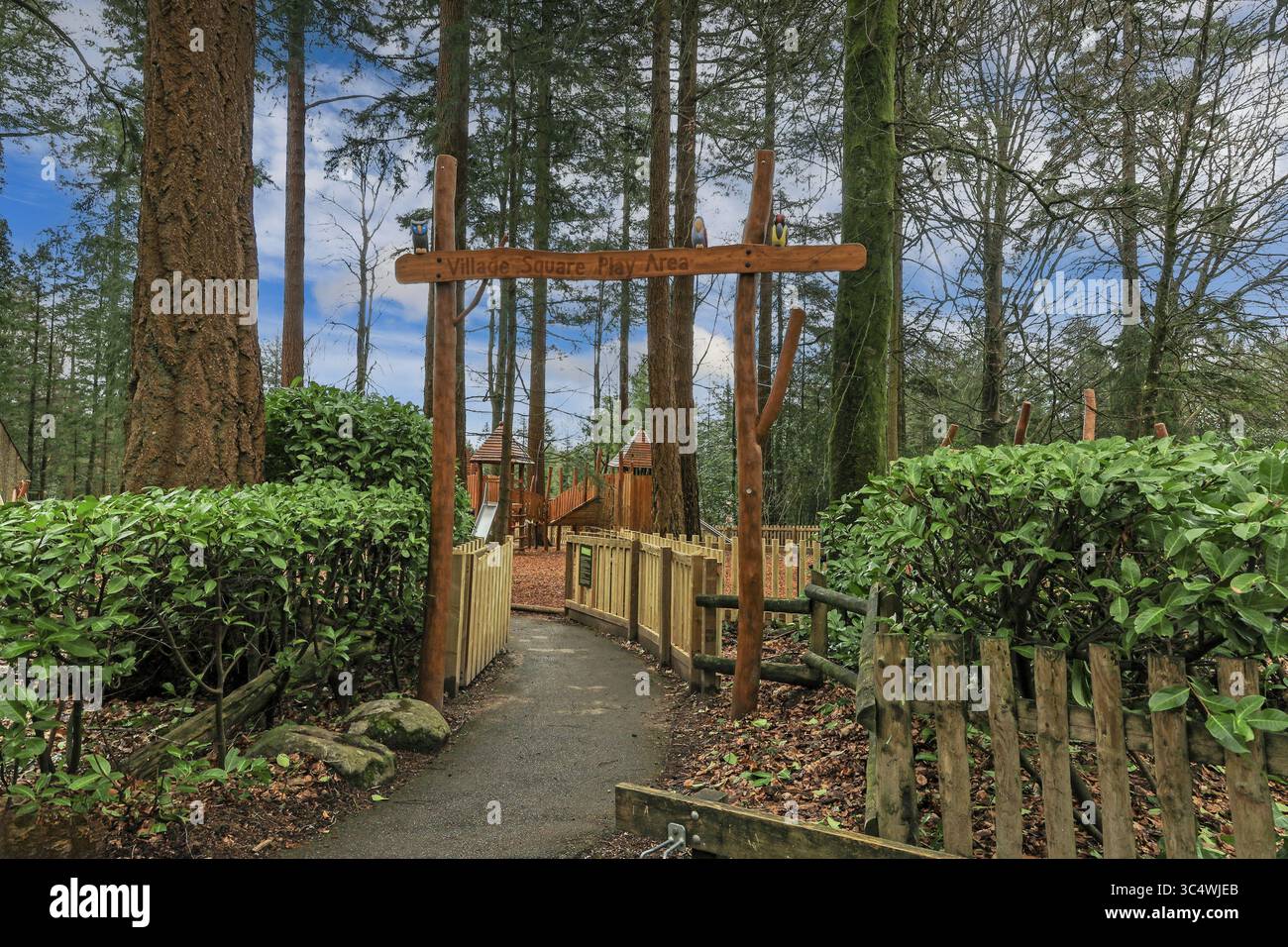 The Village Square Spielplatz in Center Parcs, Longleat Forest Holiday Village, Warminster, Wiltshire, England, Großbritannien, Stockfoto