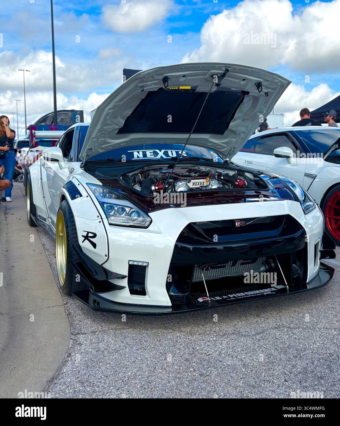 Perlweiß Nissan R35 GT-R Stockfoto