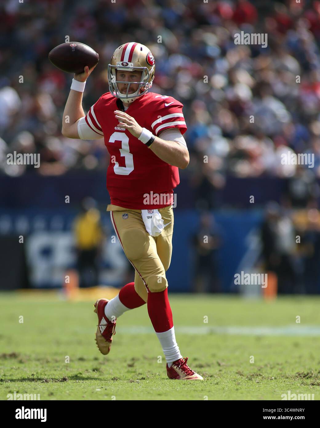 30. September 2018 Carson, CA...San Francisco 49ers Quarterback C.J. Beathard (3)während der NFL San Francisco 49ers vs Los Angeles Chargers im StubHub Center in Carson, CA am 30. September 2018 (Foto: Jevone Moore(Credit Image: &Copy; Jevone Moore/CSM via ZUMA Wire) Stockfoto