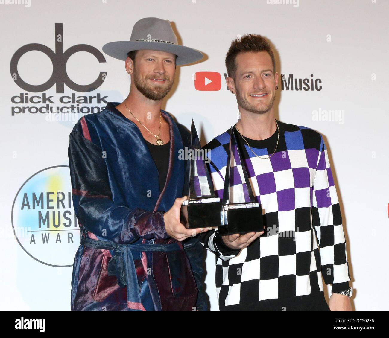 Oktober 2018 - Los Angeles, CA, USA - LOS ANGELES - 9. OCT: Brian Kelley, Tyler Hubbard bei den American Music Awards 2018 im Microsoft Theater am 9. Oktober 2018 in Los Angeles, CA (Credit Image: © Kathy Hutchins via ZUMA Wire) Stockfoto