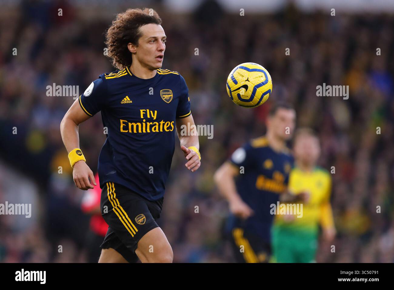 1. Dezember 2019, Norwich, Vereinigtes Königreich: David Luiz von Arsenal wurde während des Premier League-Spiels zwischen Norwich City und Arsenal FC in der Carrow Road in Aktion gesehen. (Credit Image: © Richard Calver/SOPA Images via ZUMA Wire) Stockfoto