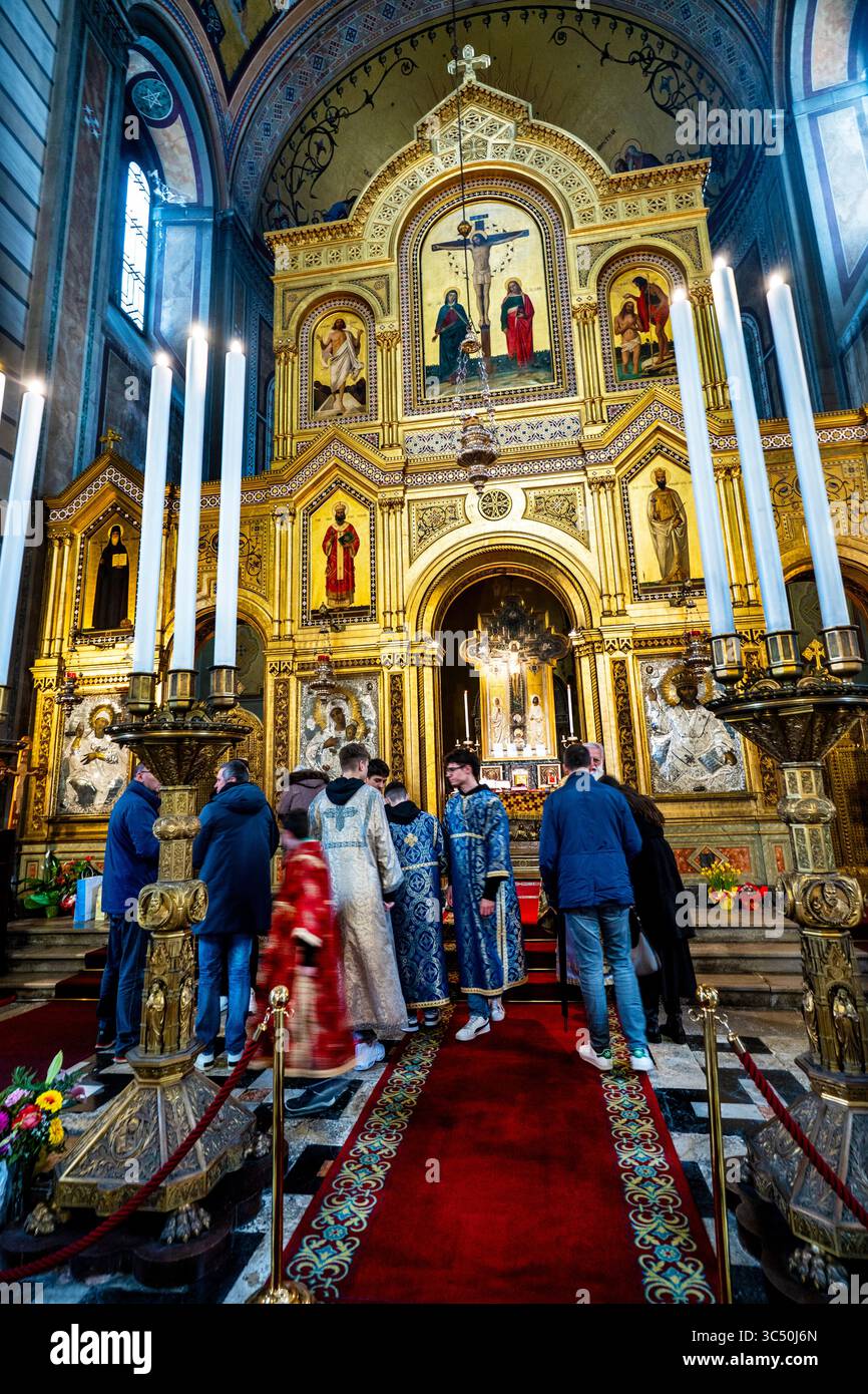 Neobyzantinische serbisch-orthodoxe Kirche St. Spyridon in Triest, Italien. Stockfoto