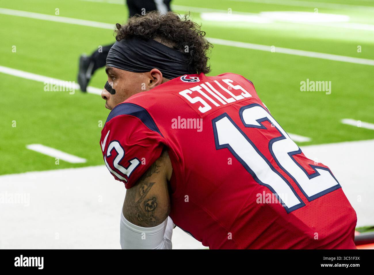 Dezember 2019, Houston, Texas, USA: 08. Dezember 2019: Kenny Stills (12) der Houston Texans Wide Receiver sieht im vierten Viertel des Spiels gegen die Denver Broncos im NRG Stadium in Houston, Texas, von der Seitenlinie aus. Maria Lysaker / ZUMA Press. (Bild: © Maria Lysaker/ZUMA Wire) Stockfoto