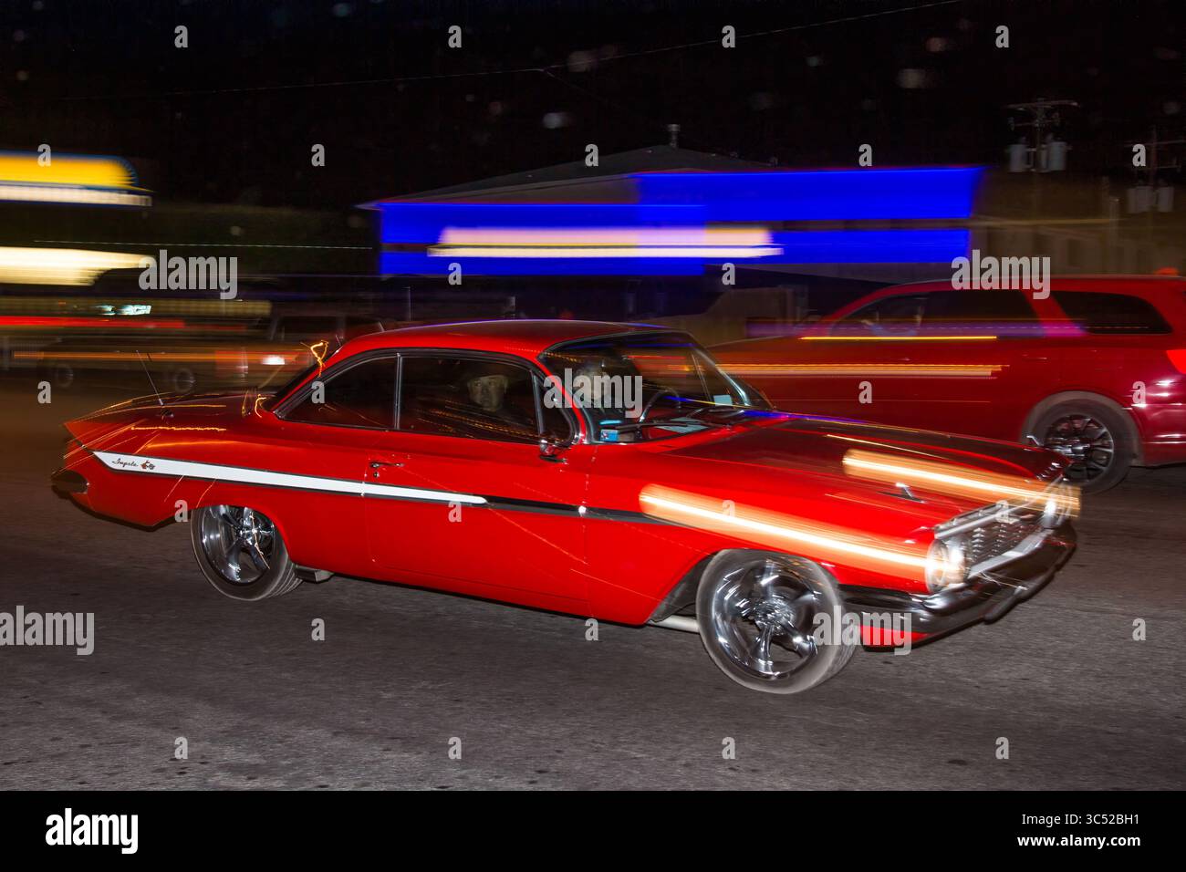 29. April 2017, Moab, Utah, Vereinigte Staaten: Ein restaurierter Chevrolet Impala aus dem Jahr 1961, der auf der Moab April Action Car Show in Moab, Utah, unterwegs ist. (Kreditbild: © Jon G. Fuller / Vwpics/VW Pics via ZUMA Wire) Stockfoto