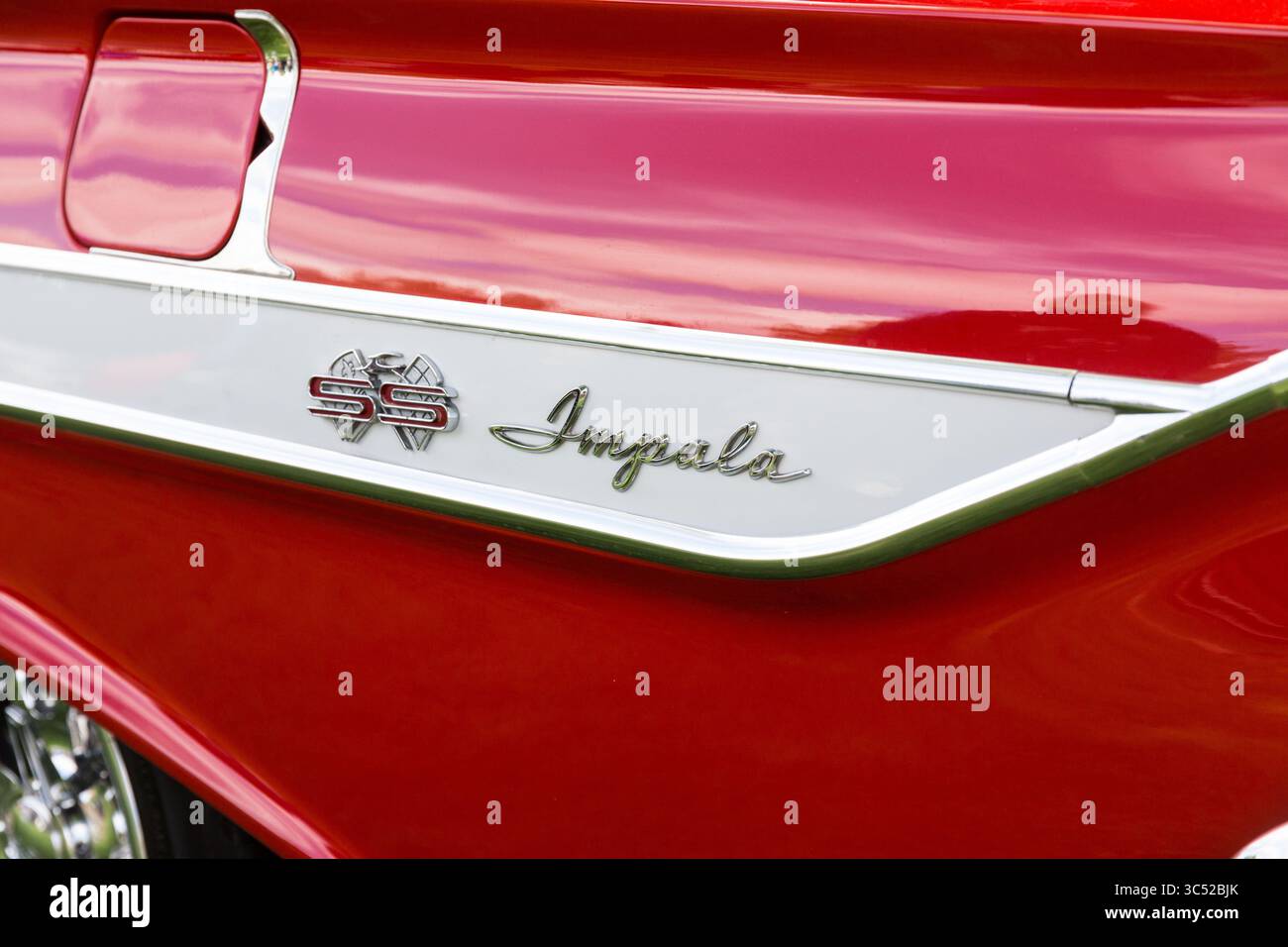 29. April 2017, Moab, Utah, Vereinigte Staaten: Ein restaurierter und modifizierter 1961 Chevrolet Impala SS Super Sport mit modifiziertem 502 c.i.d. Motor auf der Moab April Action Car Show in Moab, Utah. (Kreditbild: © Jon G. Fuller / Vwpics/VW Pics via ZUMA Wire) Stockfoto