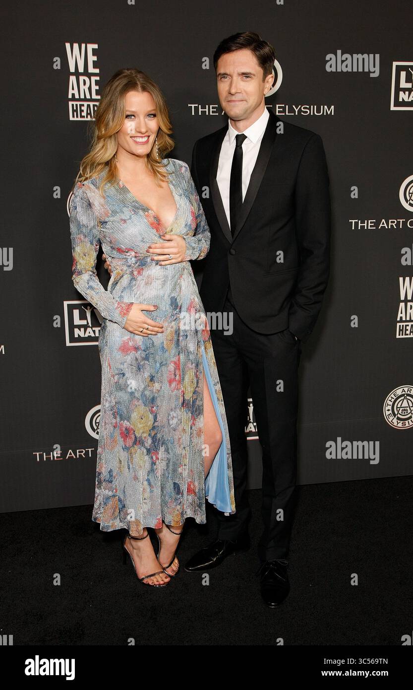 Januar 2020, Hollywood, CA, USA: LOS ANGELES, KALIFORNIEN: Ashley Hinshaw und Topher Grace nehmen am 4. Januar 2020 am Hollywood Palladium in Los Angeles Teil. Foto: Crash/imageSPACE (Foto: © Imagespace via ZUMA Wire) Stockfoto