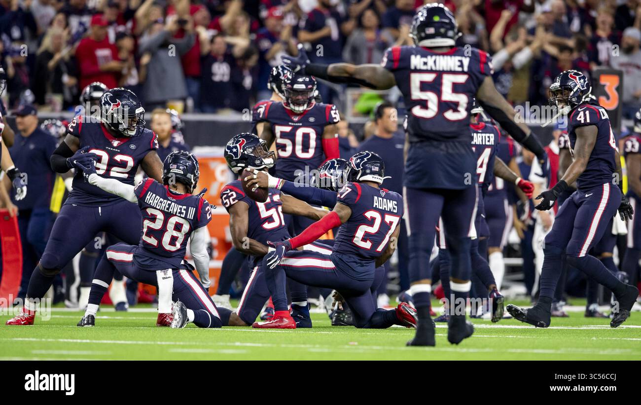 Januar 2020, Houston, Texas, USA: 4. Januar 2020: Houston Texans Linebacker Jake Martin (54) feiert seine Fumble-Erholung mit Outside Linebacker Barkevious Mingo (52), Free Safety Mike Adams (27) und Cornerback Vernon Hargreaves III (28) während des dritten Viertels des Wildcard-Spiels gegen die Buffalo Bills im NRG Stadium in Houston, Texas. Maria Lysaker / ZUMA Press. (Bild: © Maria Lysaker/ZUMA Wire) Stockfoto