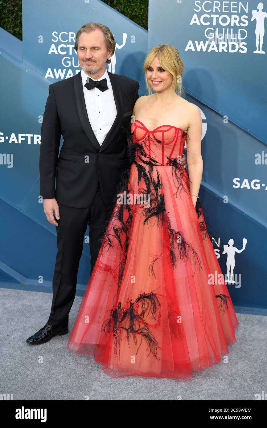 19. Januar 2020, Los Angeles, Kalifornien, USA: PETER THUM UND CARA BUONO während der Ankunft des Roten Teppichs für die 26. Jährlichen Screen Actors Guild Awards in der Shrine Expo Hall. (Bild: © Kevin Sullivan via ZUMA Wire) Stockfoto