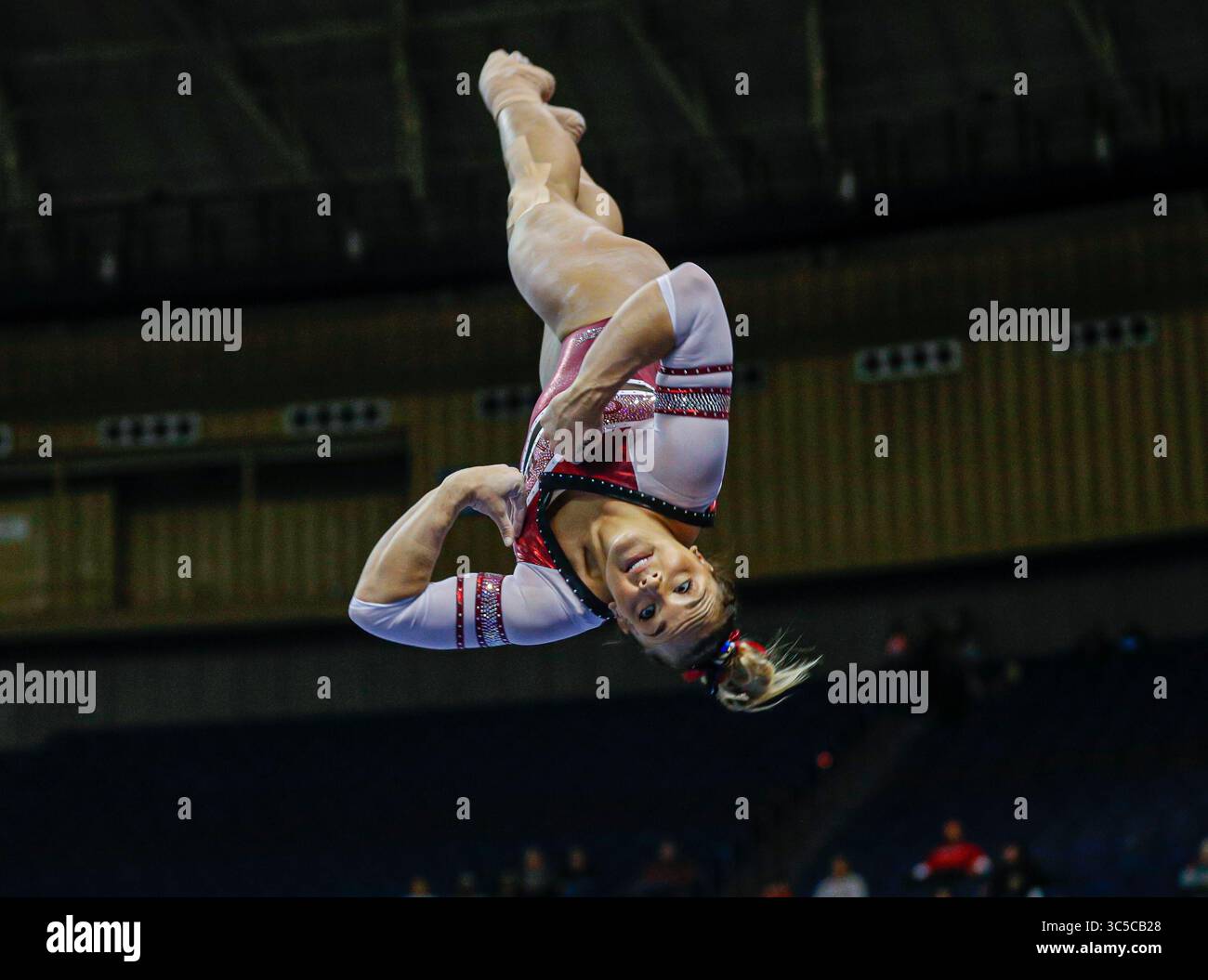 25. Januar 2020: Maggie Nichols aus Oklahoma verdreht sich während ihres Strahls bei der Metroplex Challenge 2020 im Fort Worth Convention Center in Fort Worth, Texas. Kyle Okita/CSM(Kreditbild: &Copy; Kyle Okita/CSM via ZUMA Wire) Stockfoto
