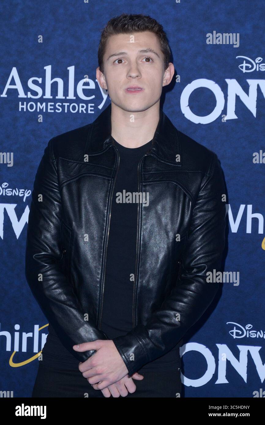 18. Februar 2020, Los Angeles, CA, USA: LOS ANGELES - 18. Februar: Tom Holland bei der „Onward“-Premiere im El Capitan Theater am 18. Februar 2020 in Los Angeles, CA (Credit Image: © Kathy Hutchins Via ZUMA Wire) Stockfoto