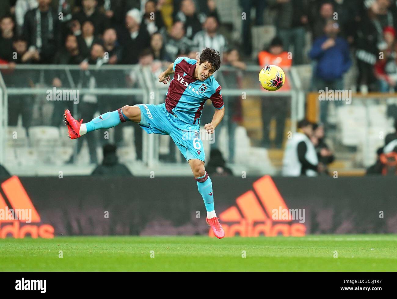 22. Februar 2020: Guilherme von Trabzonspor während Besiktas gegen Trabzonspor im Vodafone Park, Istanbul, Türkei. Kim Price/CSM(Kreditbild: &Copy; Kim Price/CSM via ZUMA Wire) Stockfoto