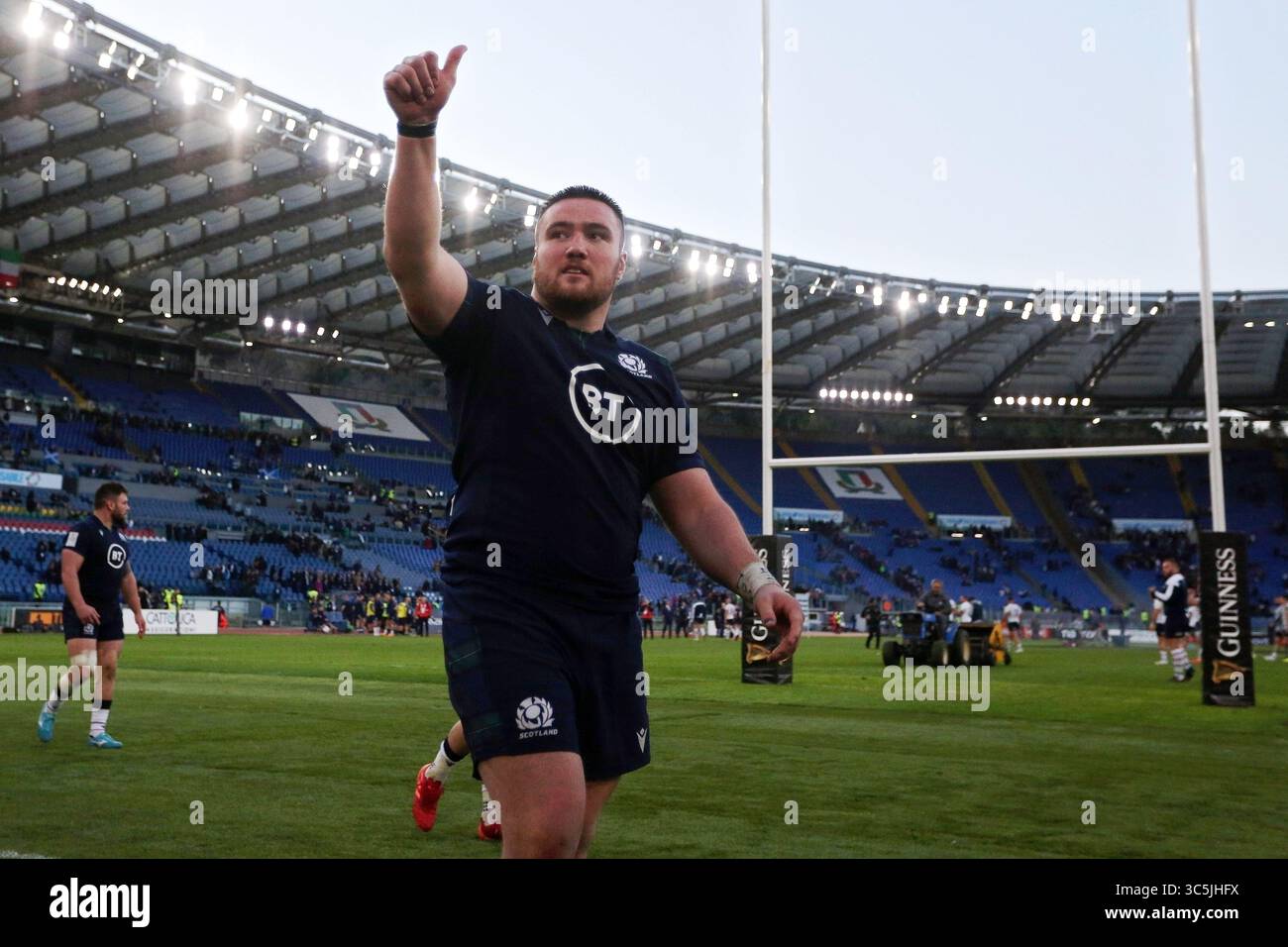 ZANDER Fagerson begrüßt seine Anhänger am Ende des Guinness Six Nations 2020, Rugby union-Spiels zwischen Italien und Schottland am 22. Februar 2020 im Stadio Olimpico in Rom, Italien - Foto Federico Proietti/ESPA-images(Credit Image: &Copy; ESPA Photo Agency/CSM via ZUMA Wire) Stockfoto
