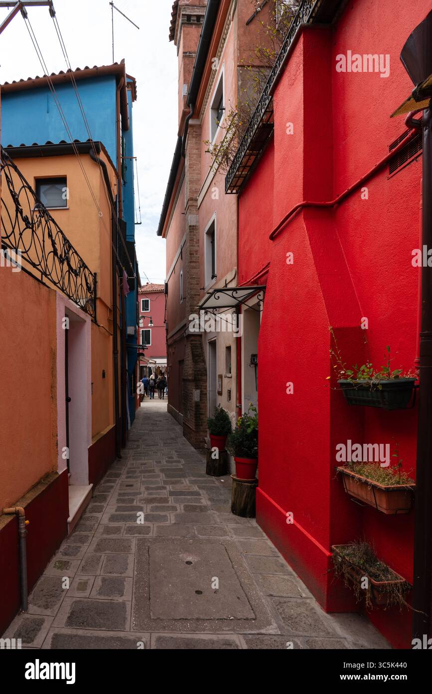 Blick auf die Insel Burano in der Lagune von Venedig, Italien Stockfoto