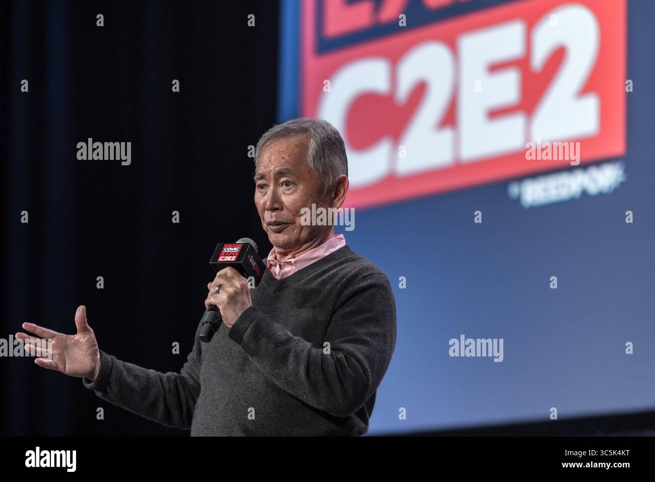 28. Februar 2020, Chicago, Illinois, USA: GEORGE TAKEI spricht über Star Trek, Aktivismus und politisches Engagement auf der Chicago Comic and Entertainment Expo (Foto: © Chris Riha/ZUMA Wire) Stockfoto
