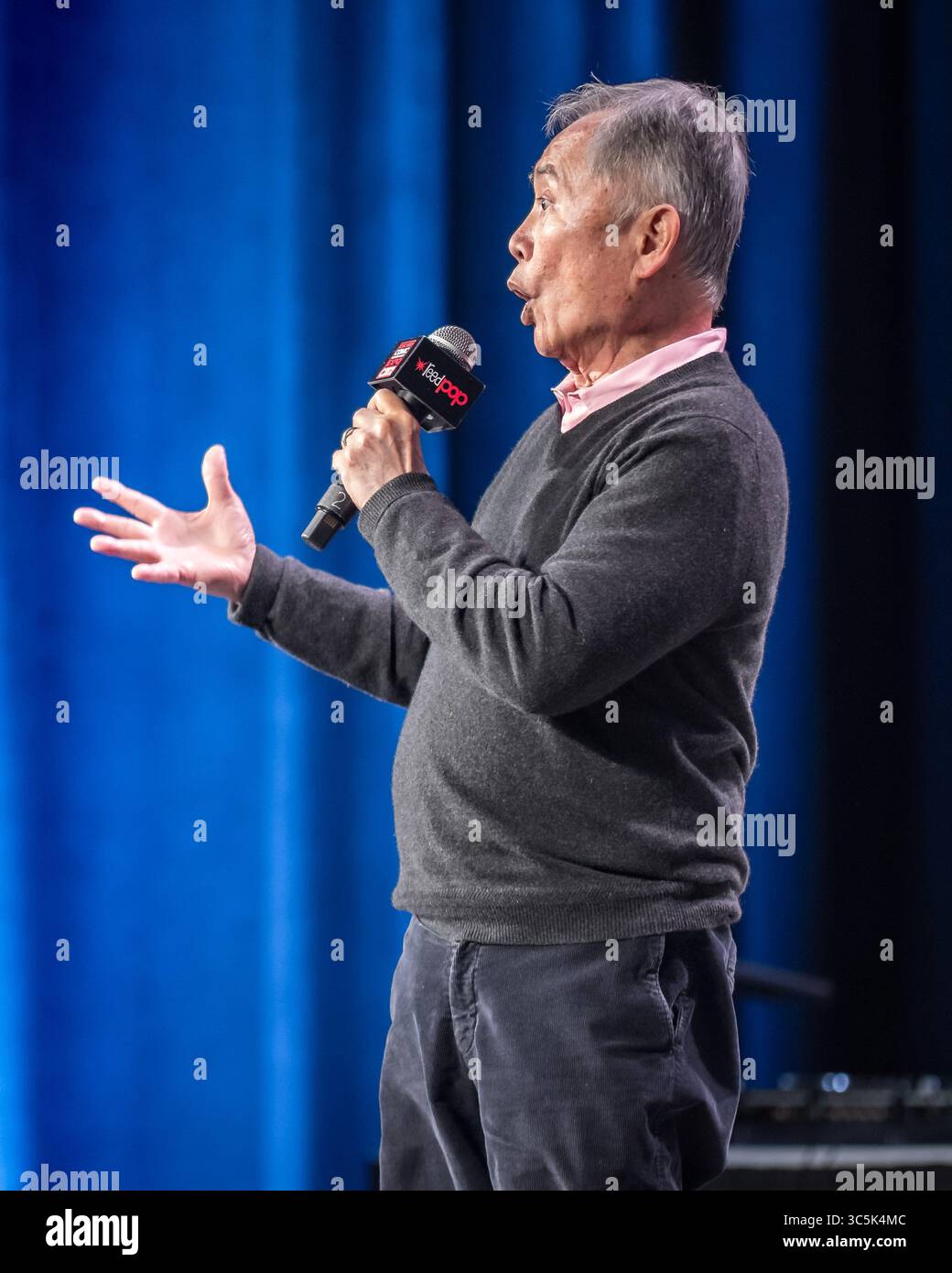 28. Februar 2020, Chicago, Illinois, USA: GEORGE TAKEI spricht über Star Trek, Aktivismus und politisches Engagement auf der Chicago Comic and Entertainment Expo (Foto: © Chris Riha/ZUMA Wire) Stockfoto