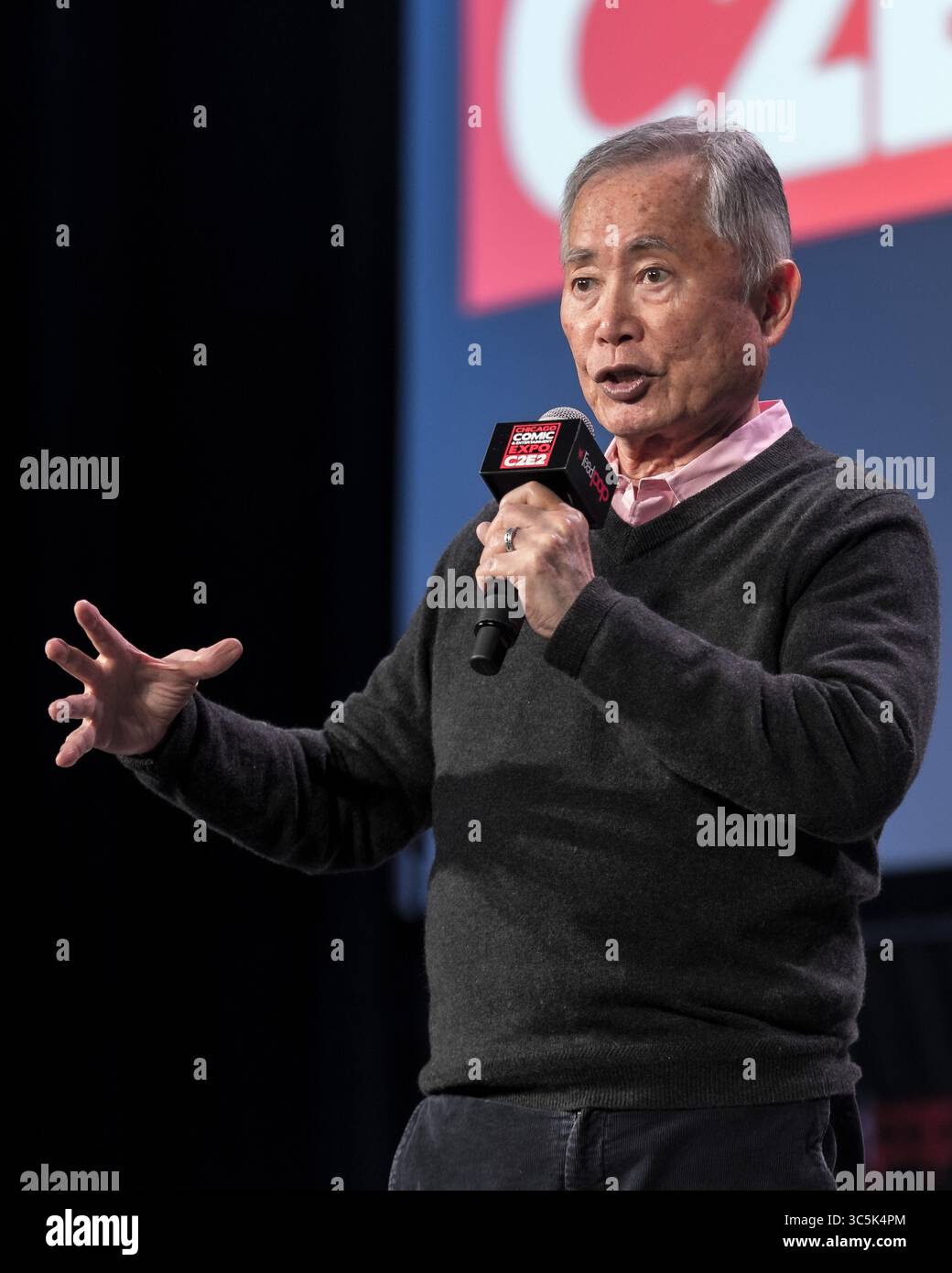 28. Februar 2020, Chicago, Illinois, USA: GEORGE TAKEI spricht über Star Trek, Aktivismus und politisches Engagement auf der Chicago Comic and Entertainment Expo (Foto: © Chris Riha/ZUMA Wire) Stockfoto