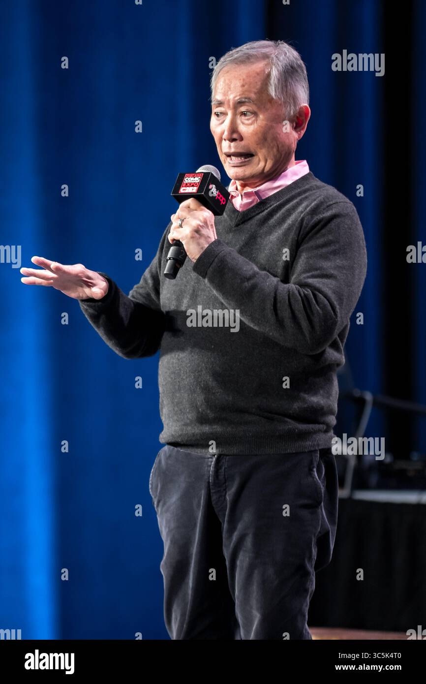 28. Februar 2020, Chicago, Illinois, USA: GEORGE TAKEI spricht über Star Trek, Aktivismus und politisches Engagement auf der Chicago Comic and Entertainment Expo (Foto: © Chris Riha/ZUMA Wire) Stockfoto