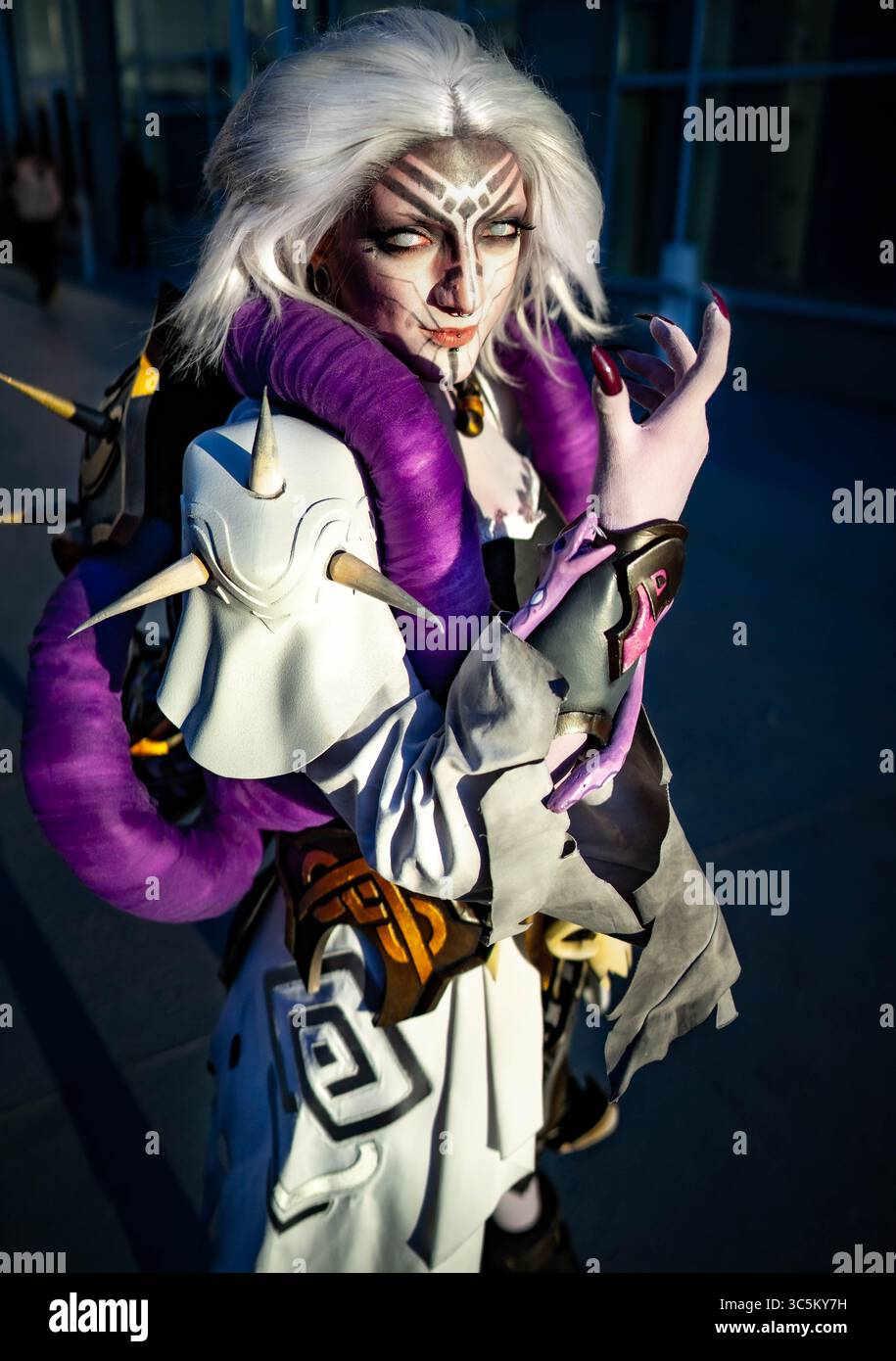 Februar 2020, Chicago, Illinois, USA: Moira Banshee Cosplayer Xanvai auf der C2E2 (Foto: © Chris Riha/ZUMA Wire) Stockfoto