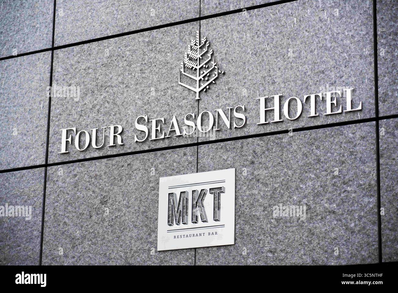 23. Januar 2020, San Francisco, USA: Kanadisches internationales Four Seasons Hotel-Logo. (Credit Image: © Alex Tai/SOPA Images via ZUMA Wire) Stockfoto