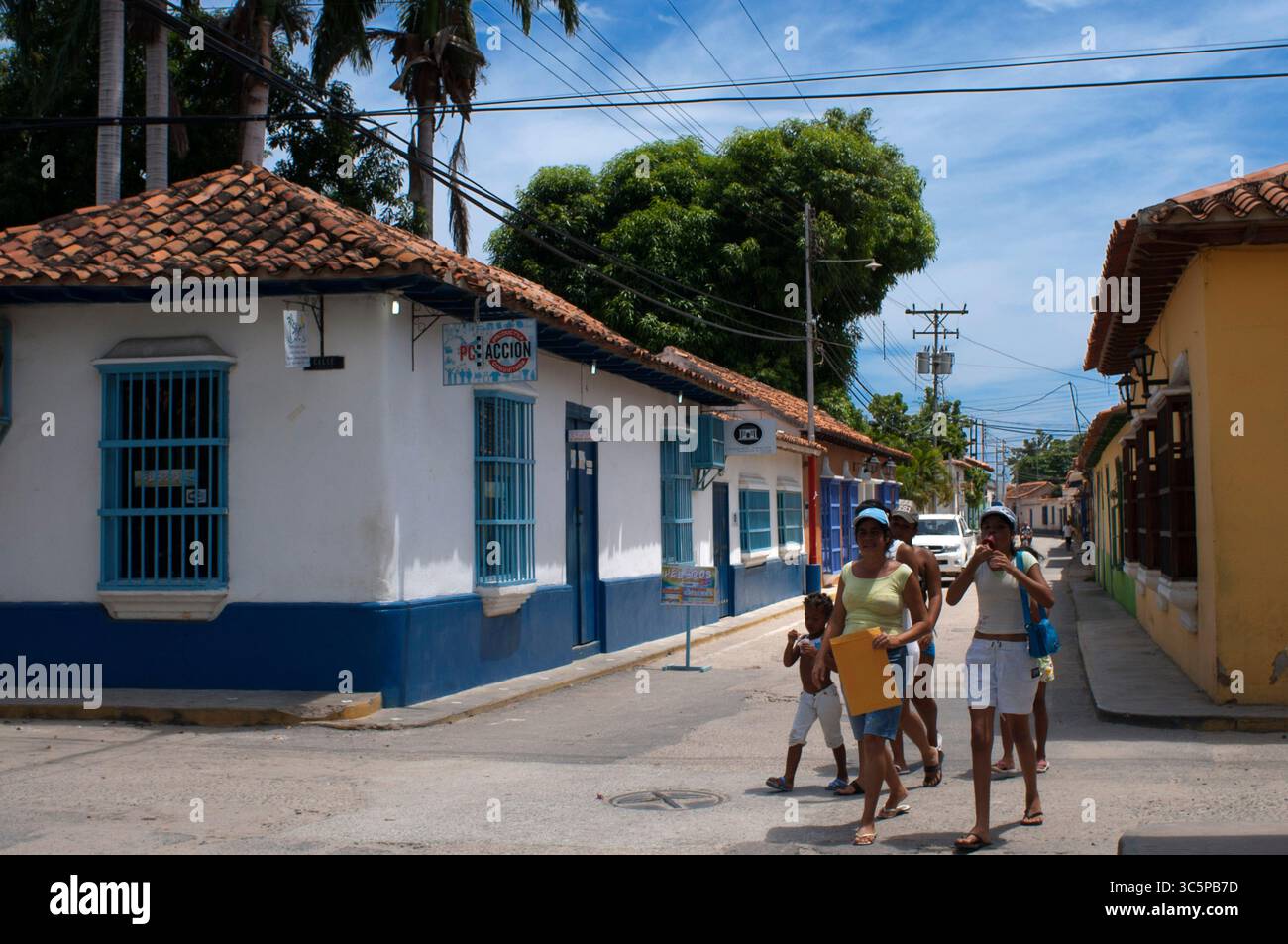 28. Juli 2010, Venezuela: Dorf Choroni im Bundesstaat Falcon in Venezuela – Henri Pittier Nationalpark in Venezuela. Es ist ein großer touristischer Aspekt, da es einer der Ausgangspunkte zu den Inseln des Morrocoy-Nationalparks ist, zusammen mit Tucacas. (Kreditbild: © Sergi ReboredoZUMA Wire) Stockfoto
