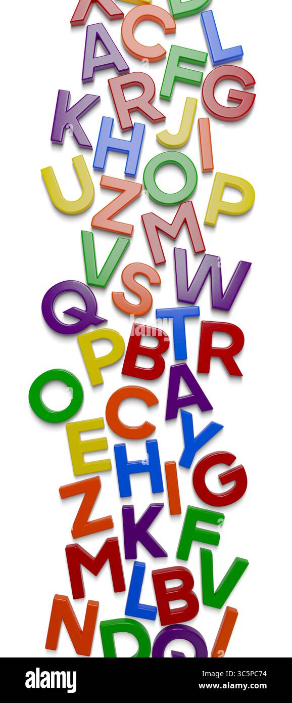 Vertikale magnetische Buchstaben aus Kunststoff mit Schlagschatten, die zufällig auf der Oberfläche verstreut sind, mit Schlagschatten isoliert auf weißem Hintergrund. Stockfoto