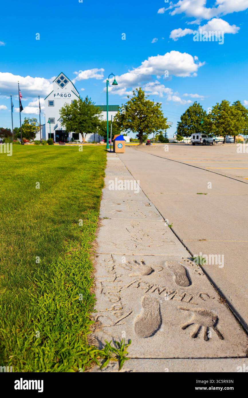 Fargo, ND, USA - 01. Juli 2025: The Energing Celebrity Walk of Fame im Fargo-Moorhead Visitor Center Stockfoto