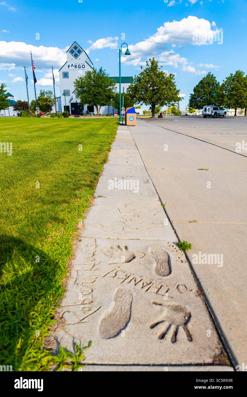 Fargo, ND, USA - 01. Juli 2025: The Energing Celebrity Walk of Fame im Fargo-Moorhead Visitor Center Stockfoto