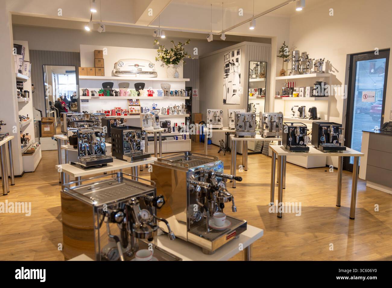 Carlton, Melbourne, Australien, Coffee Machine Technologies-Geschäft in Lyon Street, das einheimische und kommerzielle Espressomaschinen verkauft Stockfoto