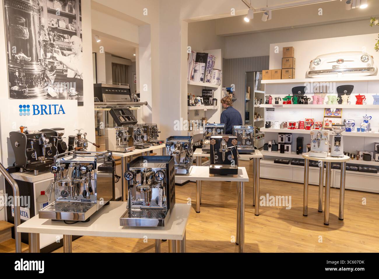 Carlton, Melbourne, Australien, Coffee Machine Technologies-Geschäft in Lyon Street, das einheimische und kommerzielle Espressomaschinen verkauft Stockfoto