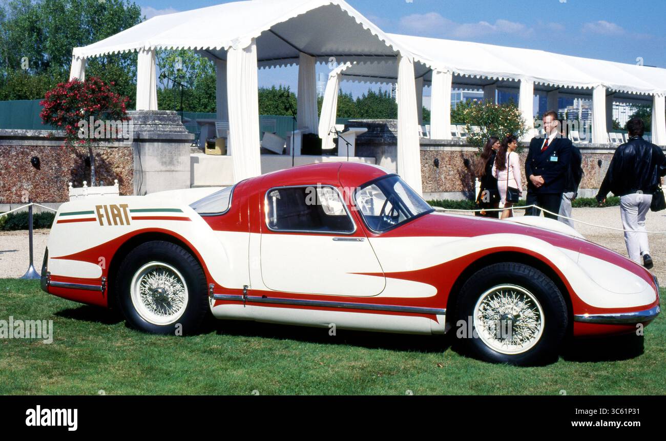 Paris Château de Bagatelle 1996 Louis Vuitton Classic Automobiles - 1954 Fiat Turbina Seitenprofil auf dem Concours d'Elegance Stockfoto